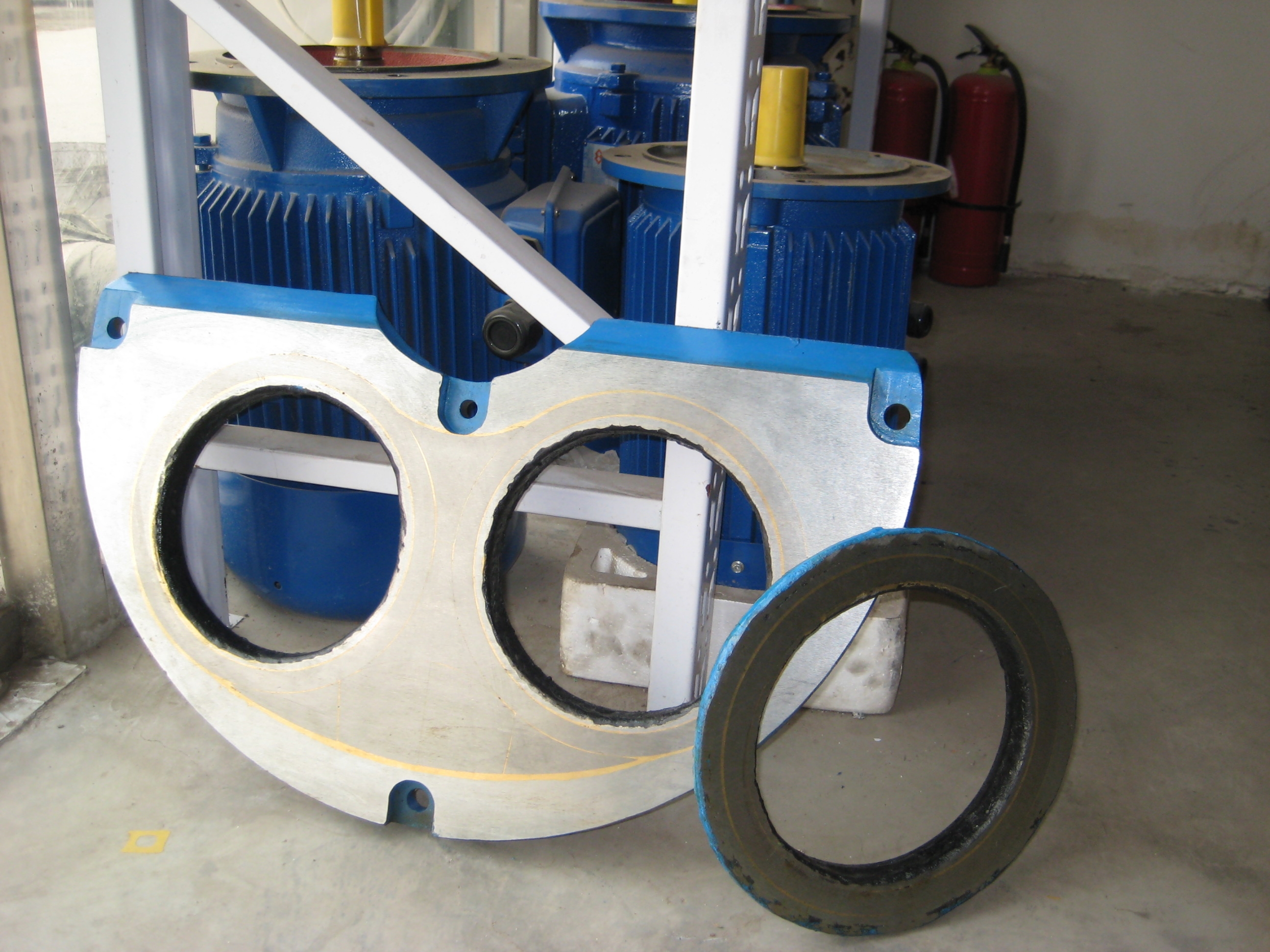 sermac 230 wear plate.JPG